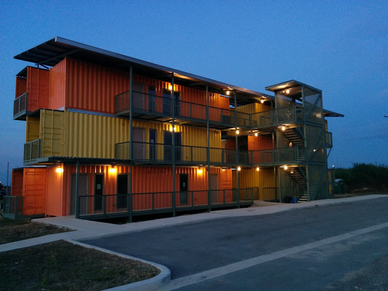 Encinal-Apartments-of-containers